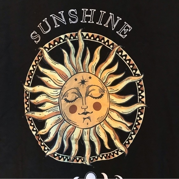 𝅺SOCIAL Culture cropped women’s black T-shirt size small. - Picture 2 of 3